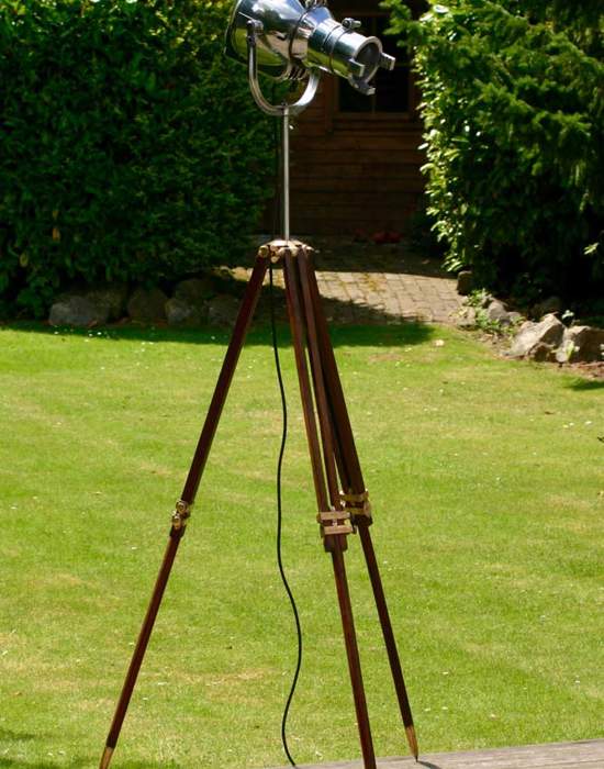 #0005: Walnut Tripod Theatre Light
