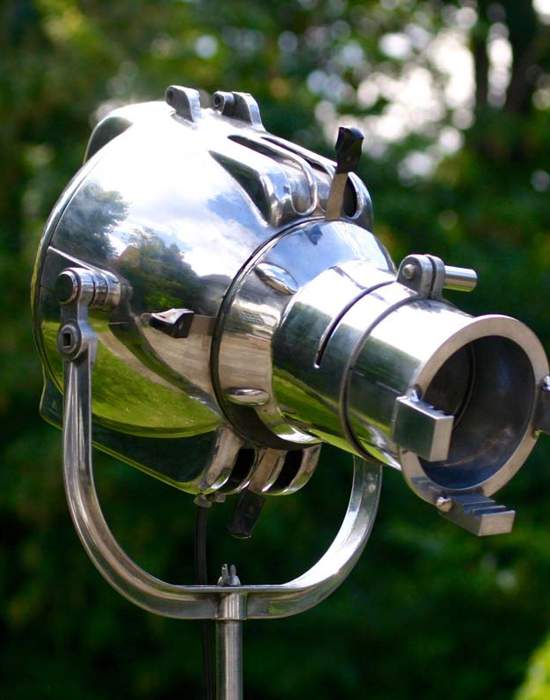 #0005: Walnut Tripod Theatre Light