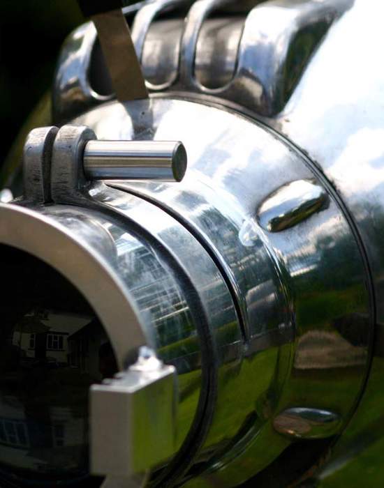 #0005: Walnut Tripod Theatre Light